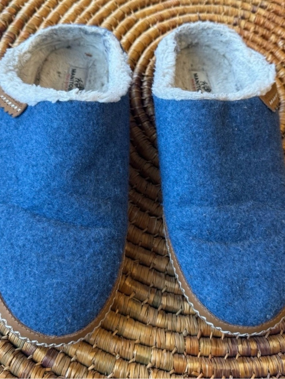Manitobah | Women’s Denim Blue Slippers with Cozy Faux Shearling Lining - Picture 2 of 5